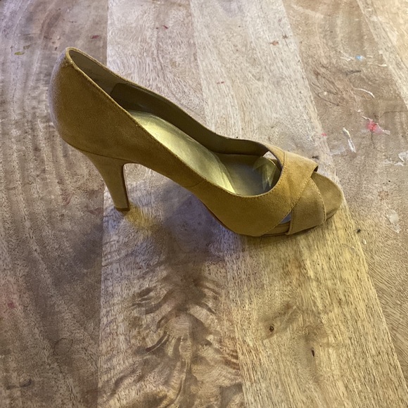 Brand new suede, size 7 - Picture 5 of 5